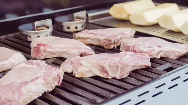 Costeletas de porco de cozinha — Fotografia de Stock