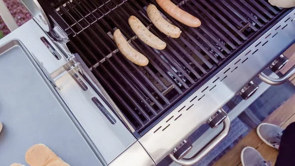 Hot dogs en braadworst — Stockfoto