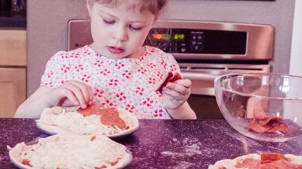 Hausgemachte Pfefferoni-Pizza — Stockfoto