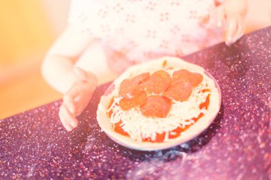 Ev yapımı biberli pizza