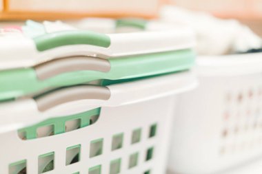 Çamaşır odasında Çamaşırhane yapıyor