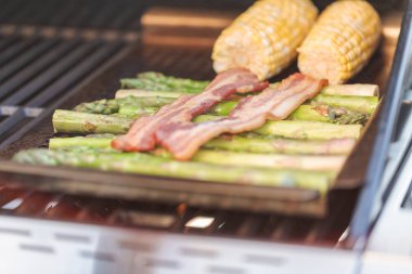 Izgara kuşkonmaz yakın çekim