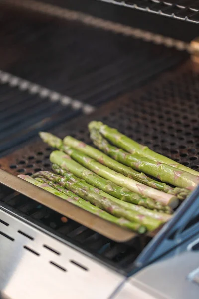 Asparagi alla griglia da vicino — Foto Stock