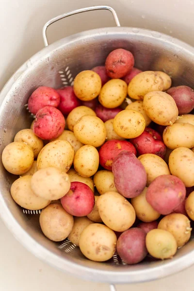 Las papas pequeñas cierran —  Fotos de Stock