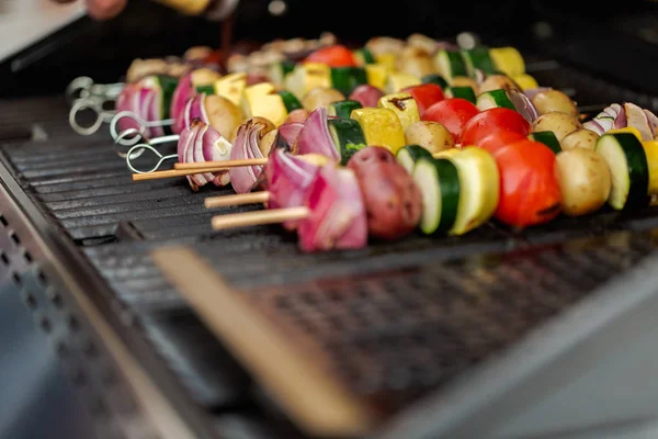 Veggie-kebab grillen — Stockfoto