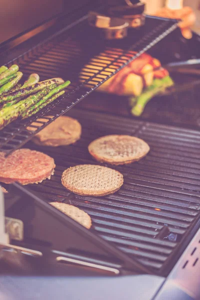 Step Step Cooking Burgers Outdoor Gas Grill Summer — Stock Photo, Image