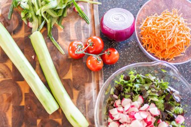 taze salata hazırlık