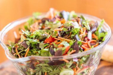 taze salata hazırlık