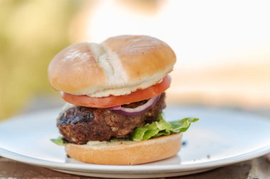 Klasik burger pişirme