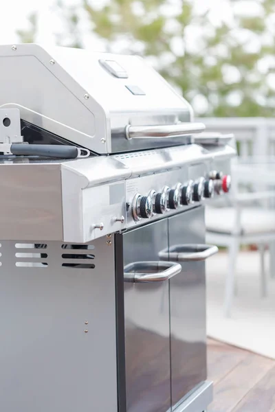 Cooking classic burgers outdoor — Stock Photo, Image