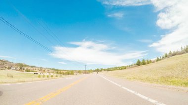 POV-Colorado kırsal asfalt yol sürüş.