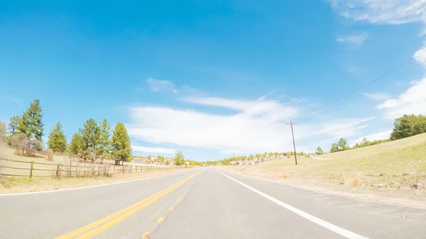 Pov Condução Estrada Pavimentada Rural Colorado — Fotografia de Stock