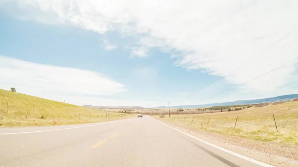 Pov Condução Estrada Pavimentada Rural Colorado — Fotografia de Stock