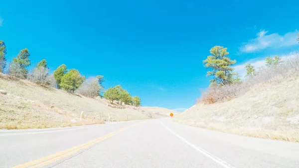 Pov Condução Estrada Pavimentada Rural Colorado — Fotografia de Stock