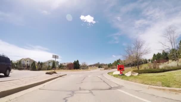 Denver Colorado Eua Abril 2018 Pov Driving Paved Road Suburban — Vídeo de Stock