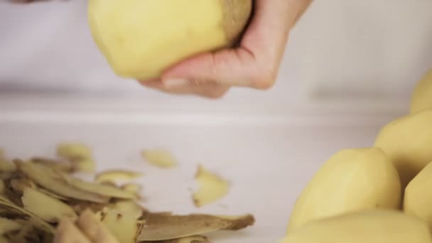 Pas Pas Peler Les Pommes Terre Dorées Yukon Pour Purée — Video