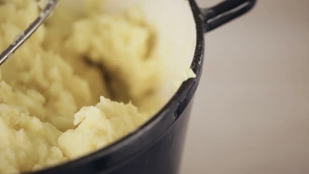 Stap Voor Stap Klassieke Aardappelpuree Voorbereiden Thanksgiving Diner — Stockvideo