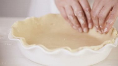 Adım adım. Pasta kabuk sıfırdan geleneksel kabak pasta için hazırlanıyor