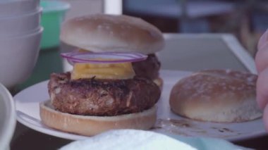 Gurme klasik sığır eti burger Şarküteri topuz