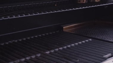 Döküm grates 6 burner açık gaz ızgara yemek yakın çekim