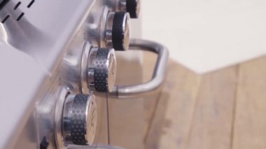 Kontrol düğmeleri açık 6 burner gaz ızgara, yakın çekim