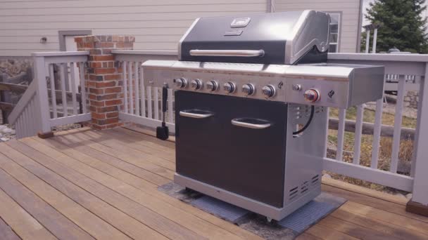 Six Burner Outdoor Gas Grill Open Lid Back Patio — Stock Video