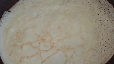 Adım adım. Kahvaltı için sıfırdan Rus krep yapmak