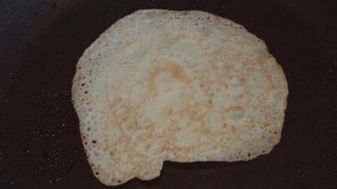 Adım adım. Kahvaltı için sıfırdan Rus krep yapmak