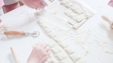 İtalyan raviolis yapma