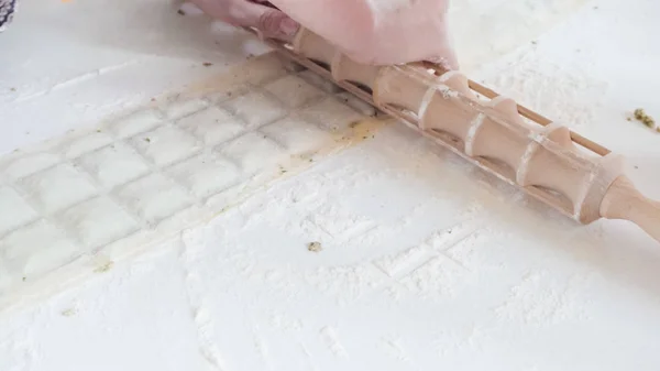 Making Italian raviolis — Stock Photo, Image