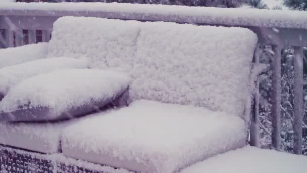 Vista Tormenta Nieve Primavera Desde Porche Trasero Residencial — Vídeos de Stock