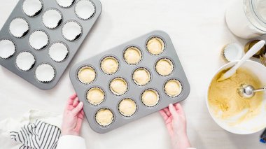 Vanilyalı kek yapıyorum.