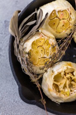 kavrulmuş sarımsak