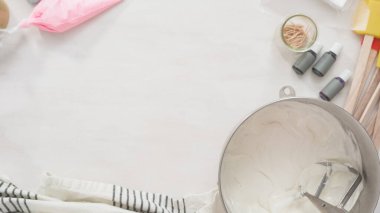 Paskalya kurabiyesi yapmak