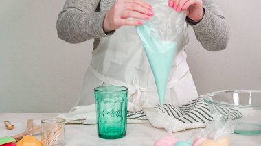 Paskalya kurabiyesi yapmak