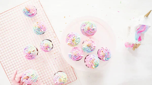 Cuisson cupcakes licorne — Photo