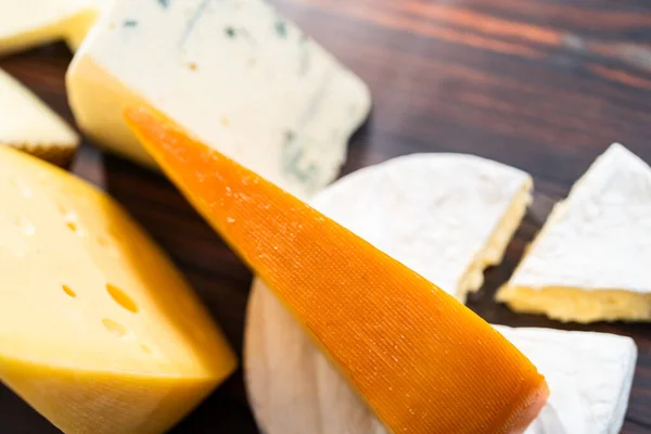 Cuñas de queso — Foto de Stock