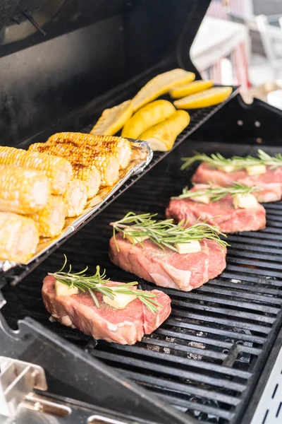 Grillezés steak — Stock Fotó