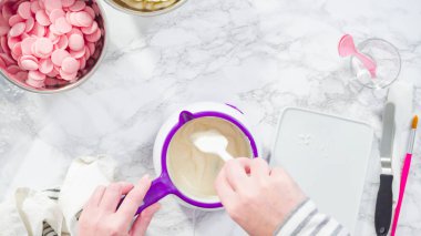 Çikolata şekerleri erir.