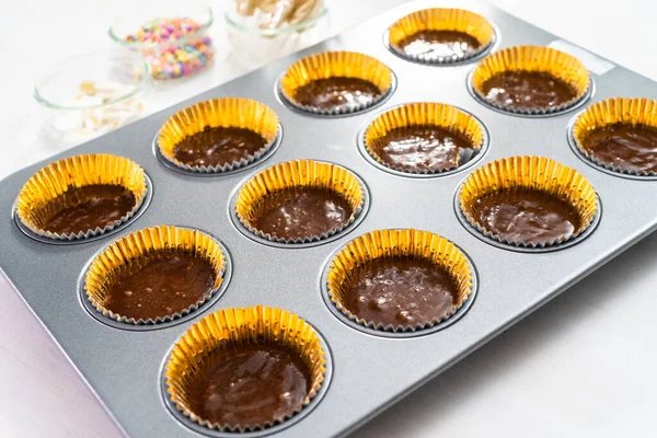 Hornear cupcakes — Foto de Stock