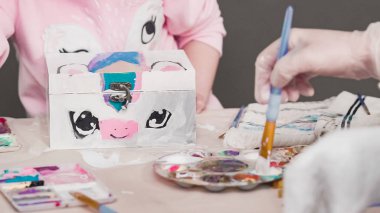 Çocuklar el sanatları projesi