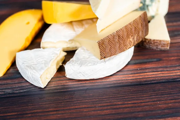 Cuñas de queso — Foto de Stock
