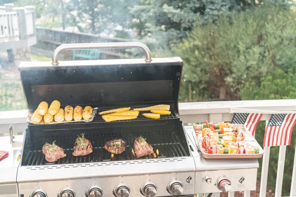 Grilling steak — Stock Photo, Image