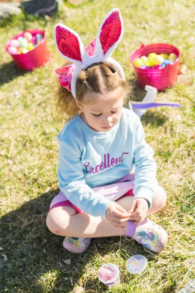 Easter egg hunt — Stock Photo, Image