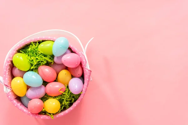 Easter basket — Stockfoto