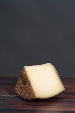 yaşlı manchego peynir