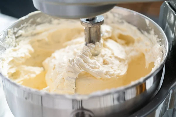 Buttercream frosting — Stock Photo, Image