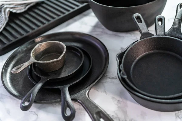 Cast iron frying pan — Stock Photo, Image