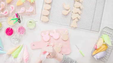 Paskalya kurabiyesi yapmak