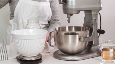 Paskalya kurabiyesi yapmak